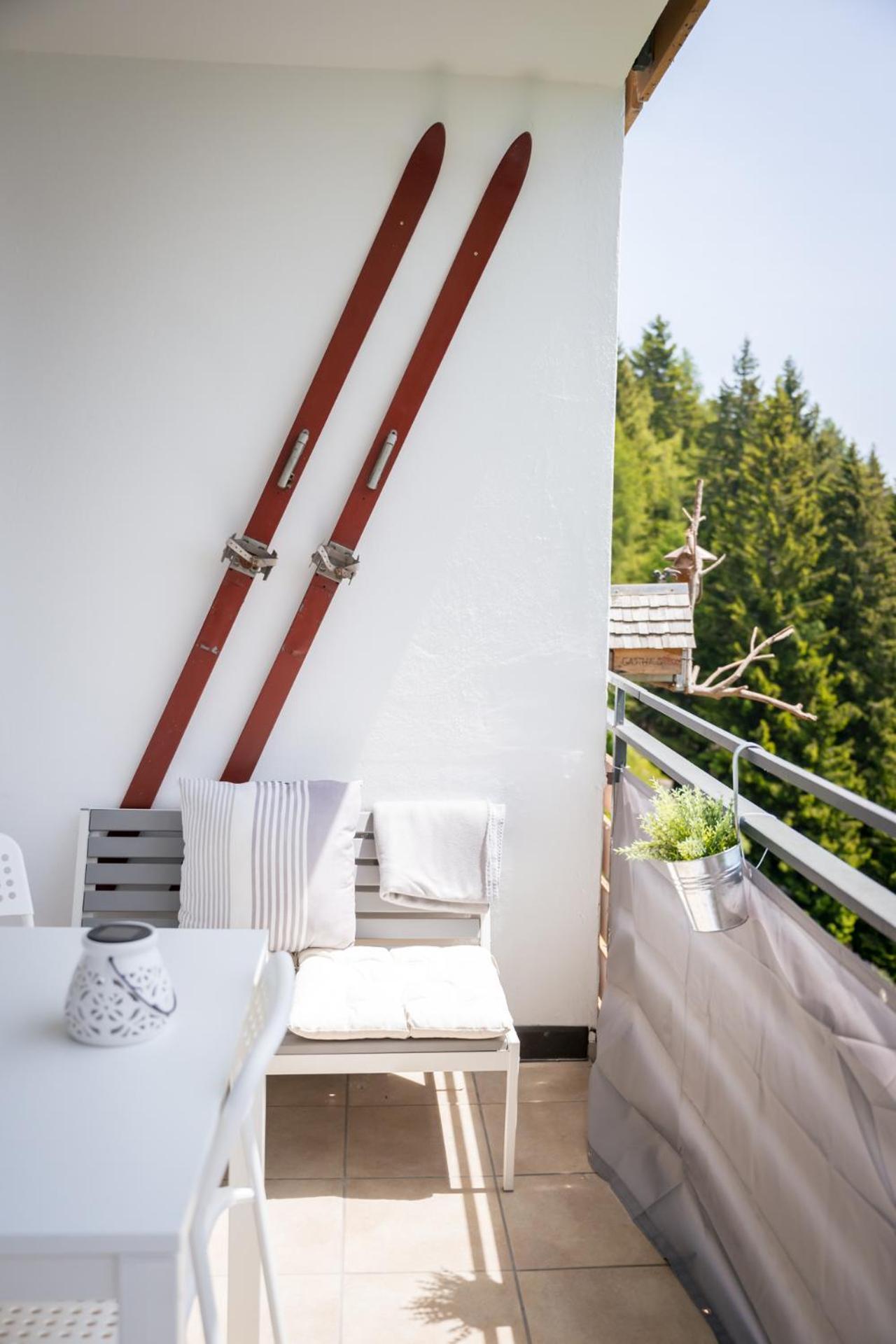 Mooki Mountain & Pool Gerlitzen Apartment Kanzelhohe Eksteriør bilde