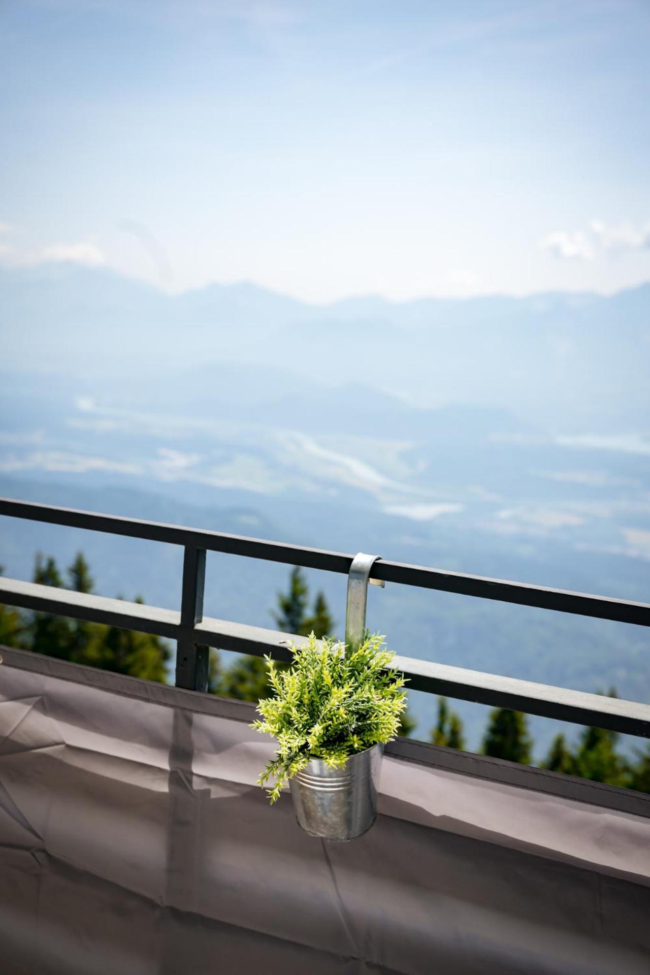 Mooki Mountain & Pool Gerlitzen Apartment Kanzelhohe Eksteriør bilde